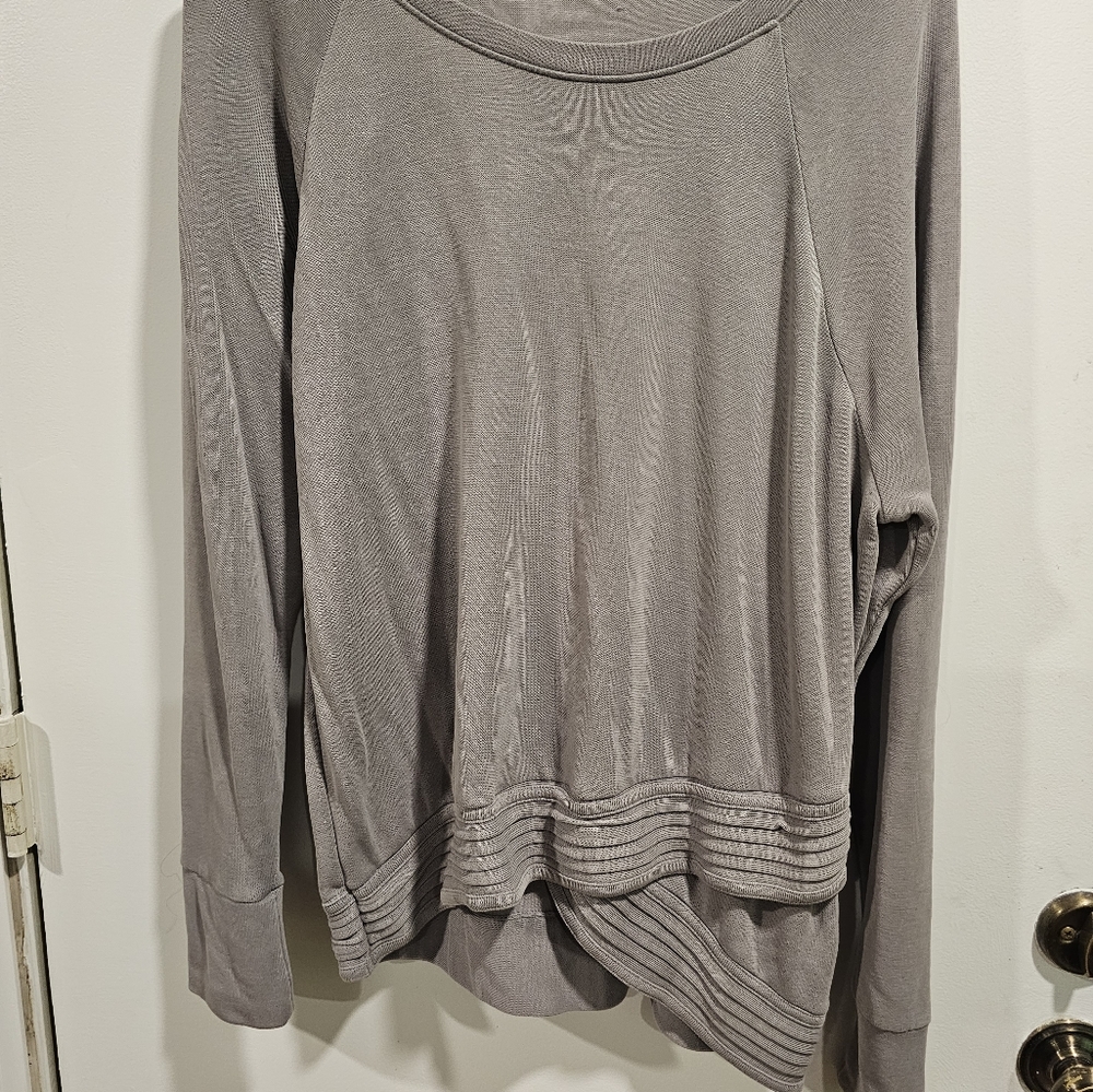 Athleta top